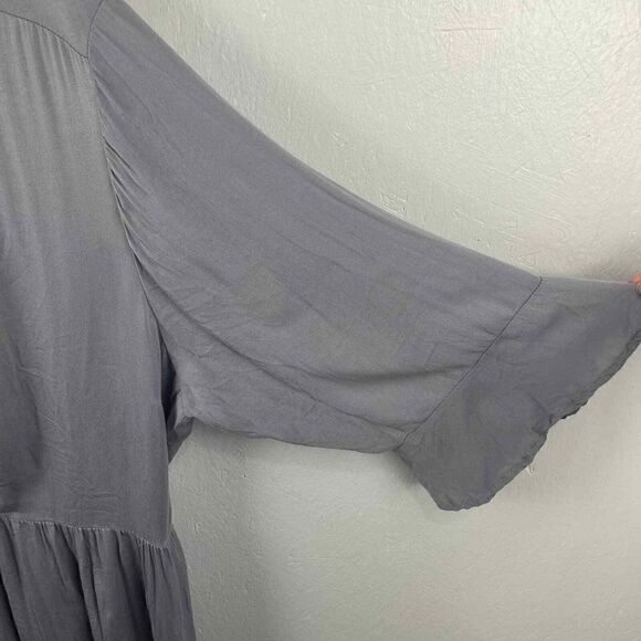 Torrid Gray 100% Rayon Ruffle Cinched Tunic Style Top Size 2 - Picture 5 of 8